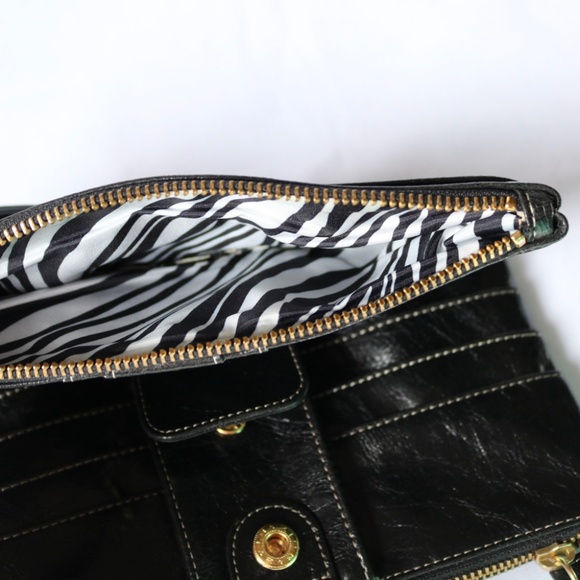 MAXX Black Faux Leather Wristlet Wallet Clutch Zebra Loads Gold Tone Hardware - Picture 6 of 9